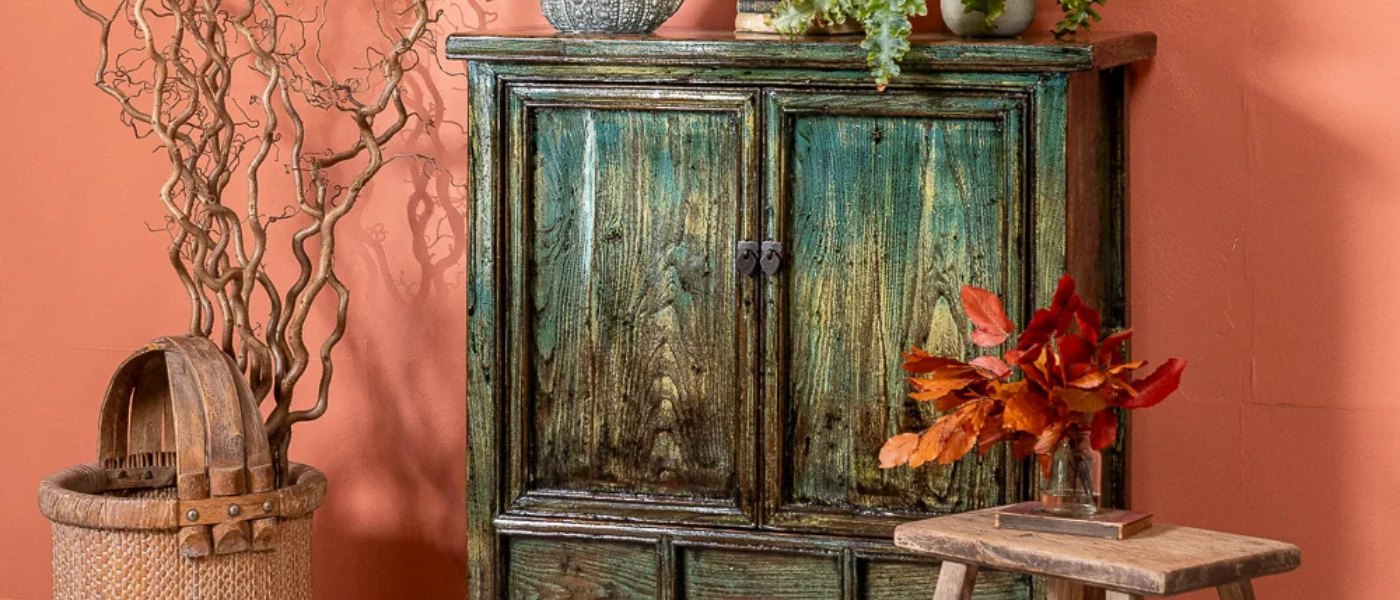 Furniture With a Past Desktop Image